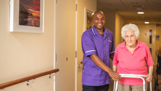 how to become a healthcare assistant